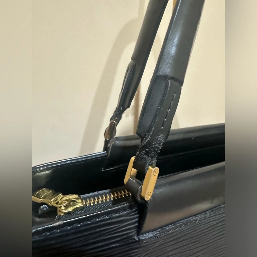 Louis Vuitton Figari MM Epi Noir Tote Handbag - Picture 13 of 15